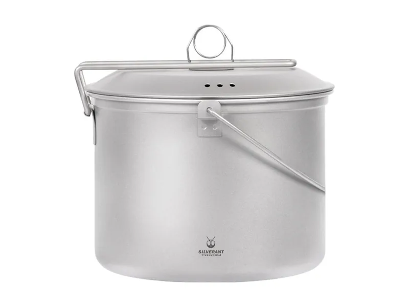 SilverAnt 2 L titanium camping pot with lid and bail handle